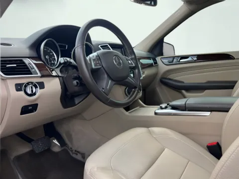 Photos of 2013 Mercedes-Benz M-Class ML 350 for sale in Indianapolis, IN at AutoGiant USA Indianapolis