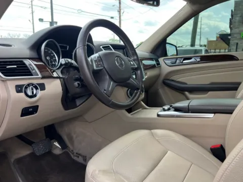 Photos of 2013 Mercedes-Benz M-Class ML 350 for sale in Indianapolis, IN at AutoGiant USA Indianapolis