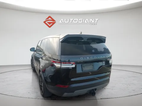 Another view of 2018 Land Rover Discovery SE for sale in Indianapolis, IN at AutoGiant USA Indianapolis