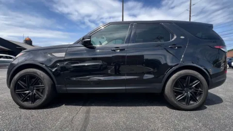 Another view of 2018 Land Rover Discovery SE for sale in Indianapolis, IN at AutoGiant USA Indianapolis
