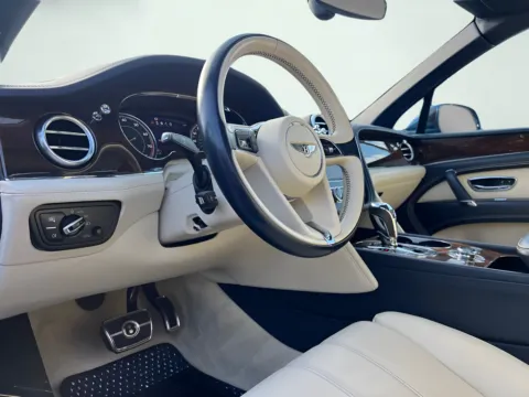 Photos of 2018 Bentley Bentayga W12 for sale in Indianapolis, IN at AutoGiant USA Indianapolis