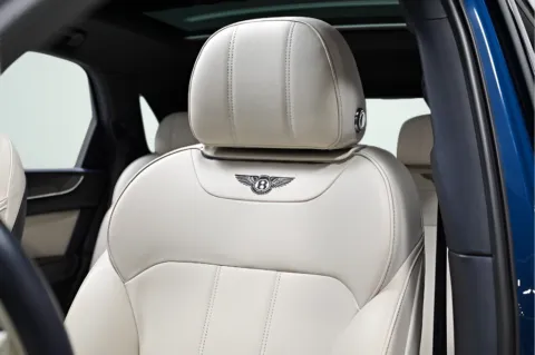 Blue 2018 Bentley Bentayga W12 for sale in Indianapolis, IN