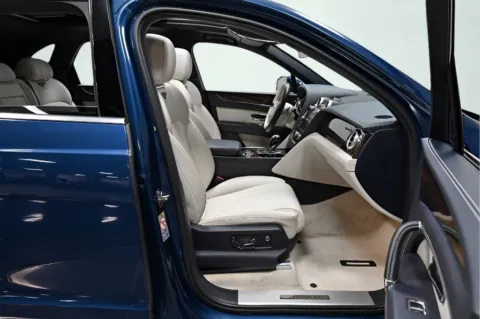 More photos of 2018 Bentley Bentayga W12 at AutoGiant USA Indianapolis, IN