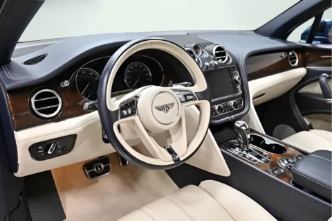 More photos of 2018 Bentley Bentayga W12 at AutoGiant USA Indianapolis, IN