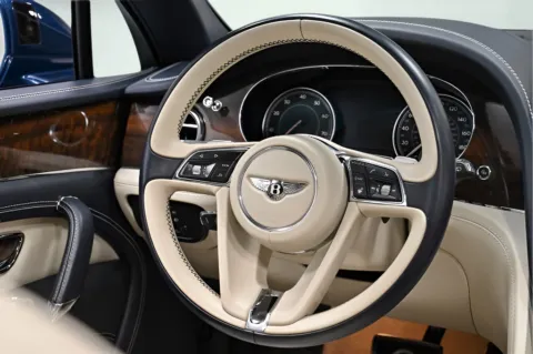 More photos of 2018 Bentley Bentayga W12 at AutoGiant USA Indianapolis, IN