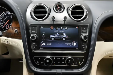 More photos of 2018 Bentley Bentayga W12 at AutoGiant USA Indianapolis, IN