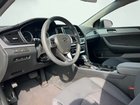 Photos of 2019 Hyundai Sonata SE for sale in Indianapolis, IN at AutoGiant USA Indianapolis