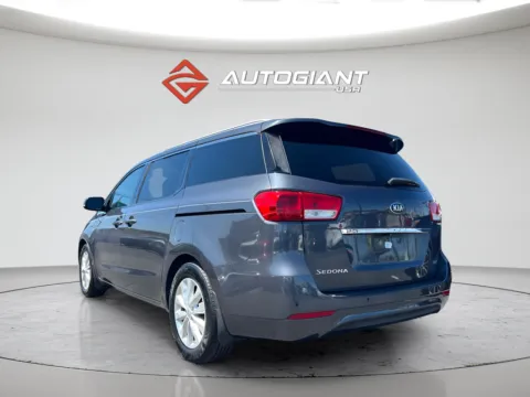 More photos of 2017 Kia Sedona EX at AutoGiant USA Indianapolis, IN