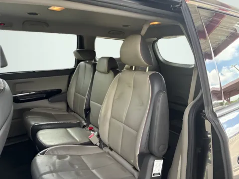 More photos of 2017 Kia Sedona EX at AutoGiant USA Indianapolis, IN