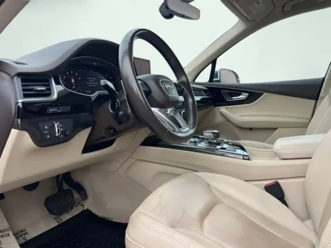 Photos of 2017 Audi Q7 3.0T Premium Plus for sale in Indianapolis, IN at AutoGiant USA Indianapolis