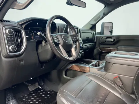 Photos of 2022 GMC Sierra 2500HD Denali for sale in Indianapolis, IN at AutoGiant USA Indianapolis