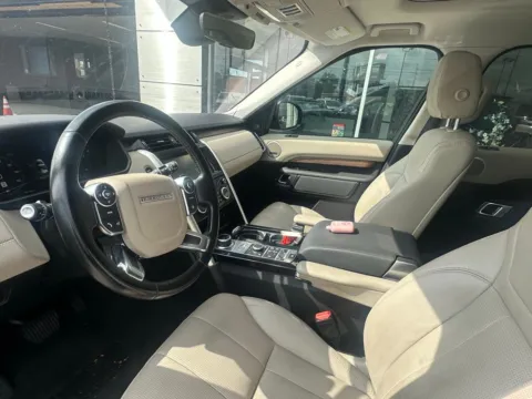 Photos of 2018 Land Rover Discovery HSE for sale in Indianapolis, IN at AutoGiant USA Indianapolis