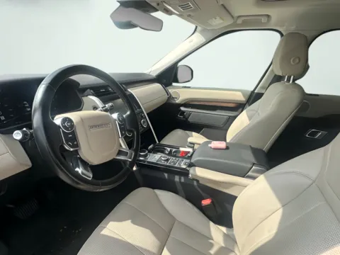 Photos of 2018 Land Rover Discovery HSE for sale in Indianapolis, IN at AutoGiant USA Indianapolis