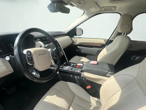 Photos of 2018 Land Rover Discovery HSE for sale in Indianapolis, IN at AutoGiant USA Indianapolis