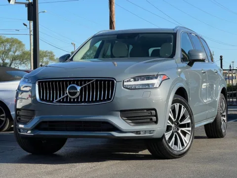Gray 2022 Volvo XC90 T5 Momentum for sale in Indianapolis, IN