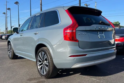 More photos of 2022 Volvo XC90 T5 Momentum at AutoGiant USA Indianapolis, IN