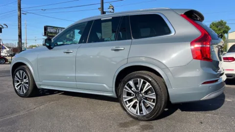 More photos of 2022 Volvo XC90 T5 Momentum at AutoGiant USA Indianapolis, IN