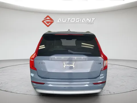 More photos of 2022 Volvo XC90 T5 Momentum at AutoGiant USA Indianapolis, IN