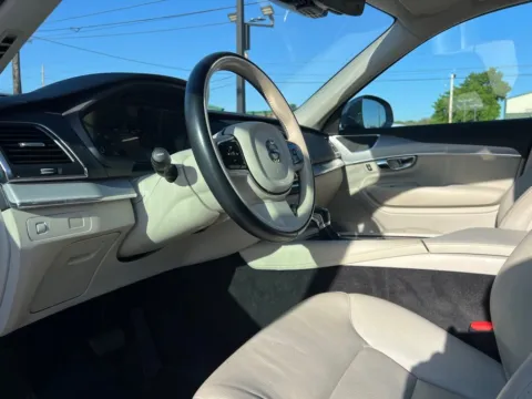 Photos of 2022 Volvo XC90 T5 Momentum for sale in Indianapolis, IN at AutoGiant USA Indianapolis