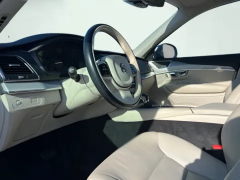 Photos of 2022 Volvo XC90 T5 Momentum for sale in Indianapolis, IN at AutoGiant USA Indianapolis