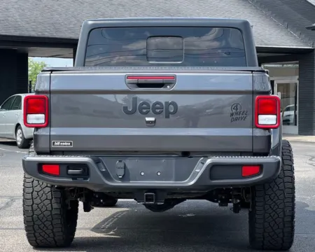 More photos of 2021 Jeep Gladiator Willys at AutoGiant USA Indianapolis, IN