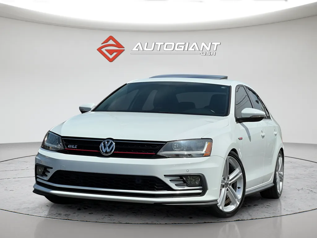 2017 Volkswagen Jetta 2.0T GLI Auto's photo