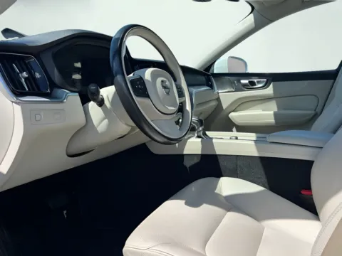 Photos of 2020 Volvo XC60 T5 Momentum for sale in Indianapolis, IN at AutoGiant USA Indianapolis
