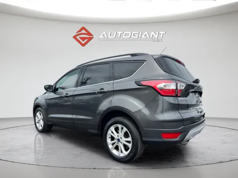More photos of 2018 Ford Escape SE at AutoGiant USA Indianapolis, IN