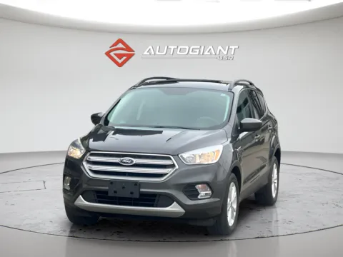 Gray 2018 Ford Escape SE for sale in Indianapolis, IN