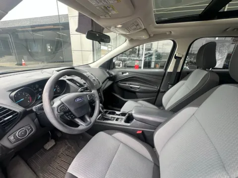 Photos of 2018 Ford Escape SE for sale in Indianapolis, IN at AutoGiant USA Indianapolis