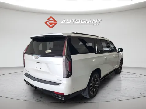 More photos of 2021 Cadillac Escalade ESV Sport Platinum at AutoGiant USA Indianapolis, IN