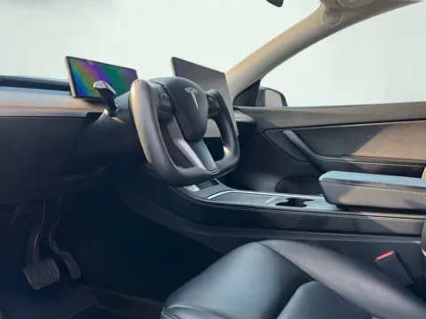 Photos of 2021 Tesla Model Y Long Range for sale in Indianapolis, IN at AutoGiant USA Indianapolis