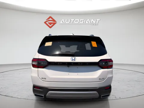 More photos of 2023 Honda Pilot Elite at AutoGiant USA Indianapolis, IN