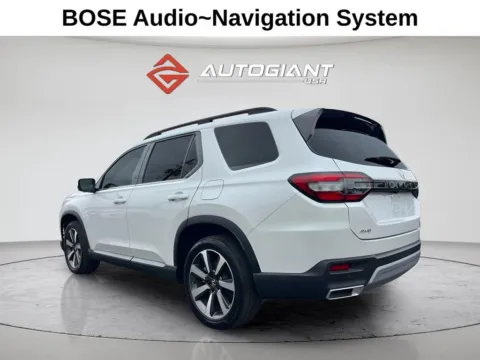 More photos of 2023 Honda Pilot Elite at AutoGiant USA Indianapolis, IN