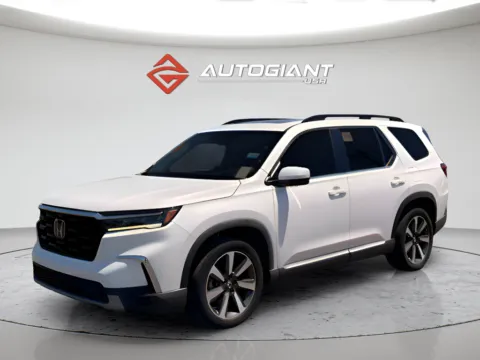 Photos of 2023 Honda Pilot Elite for sale in Indianapolis, IN at AutoGiant USA Indianapolis