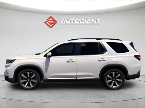 Another view of 2023 Honda Pilot Elite for sale in Indianapolis, IN at AutoGiant USA Indianapolis