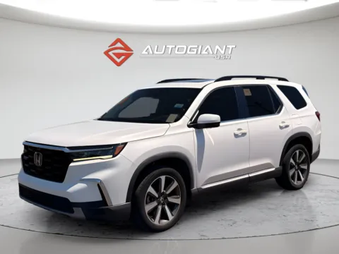 Photos of 2023 Honda Pilot Elite for sale in Indianapolis, IN at AutoGiant USA Indianapolis