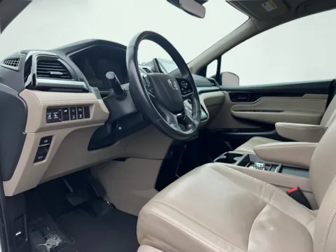 Photos of 2019 Honda Odyssey Elite for sale in Indianapolis, IN at AutoGiant USA Indianapolis