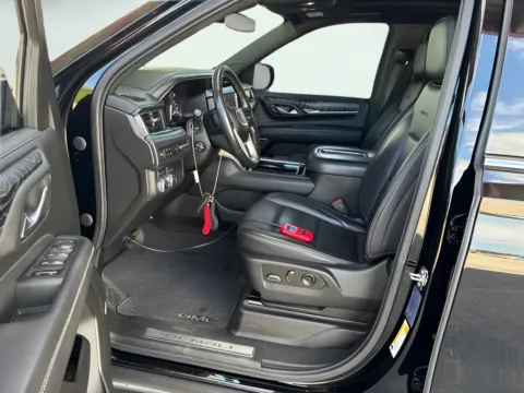 More photos of 2021 GMC Yukon Denali at AutoGiant USA Indianapolis, IN