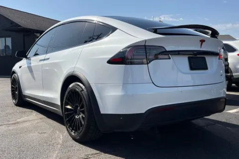 More photos of 2022 Tesla Model X Plaid at AutoGiant USA Indianapolis, IN