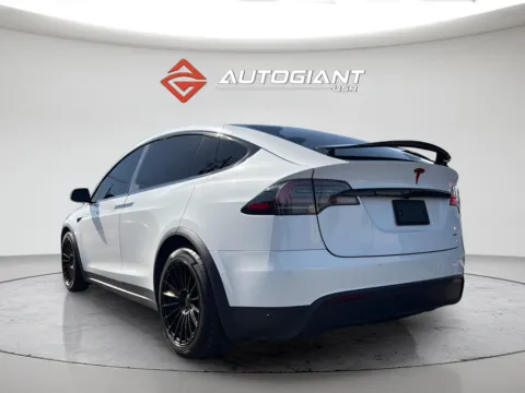 More photos of 2022 Tesla Model X Plaid at AutoGiant USA Indianapolis, IN