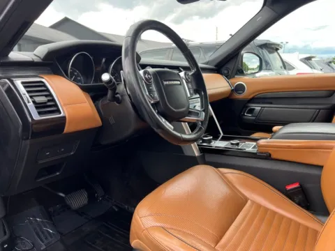 Photos of 2017 Land Rover Discovery HSE Luxury for sale in Indianapolis, IN at AutoGiant USA Indianapolis
