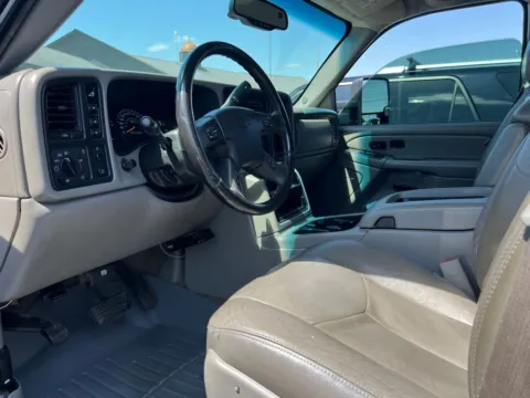 Photos of 2006 Chevrolet Silverado 2500HD LT for sale in Indianapolis, IN at AutoGiant USA Indianapolis