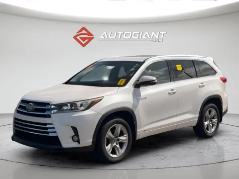 Photos of 2017 Toyota Highlander Hybrid Limited for sale in Indianapolis, IN at AutoGiant USA Indianapolis