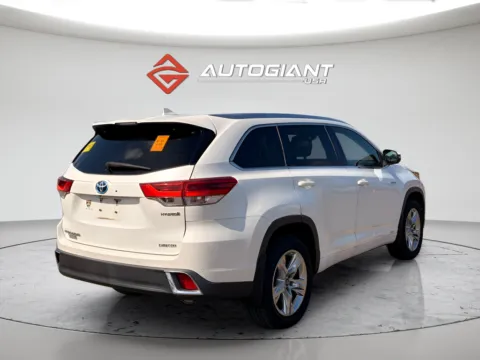More photos of 2017 Toyota Highlander Hybrid Limited at AutoGiant USA Indianapolis, IN