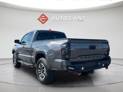 More photos of 2022 Toyota Tacoma TRD Sport at AutoGiant USA Indianapolis, IN