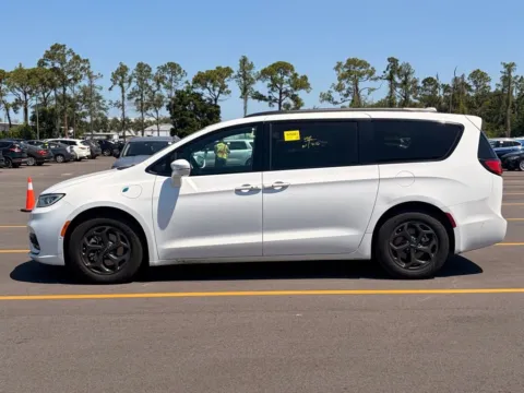 Another view of 2021 Chrysler Pacifica Hybrid Touring L for sale in Indianapolis, IN at AutoGiant USA Indianapolis