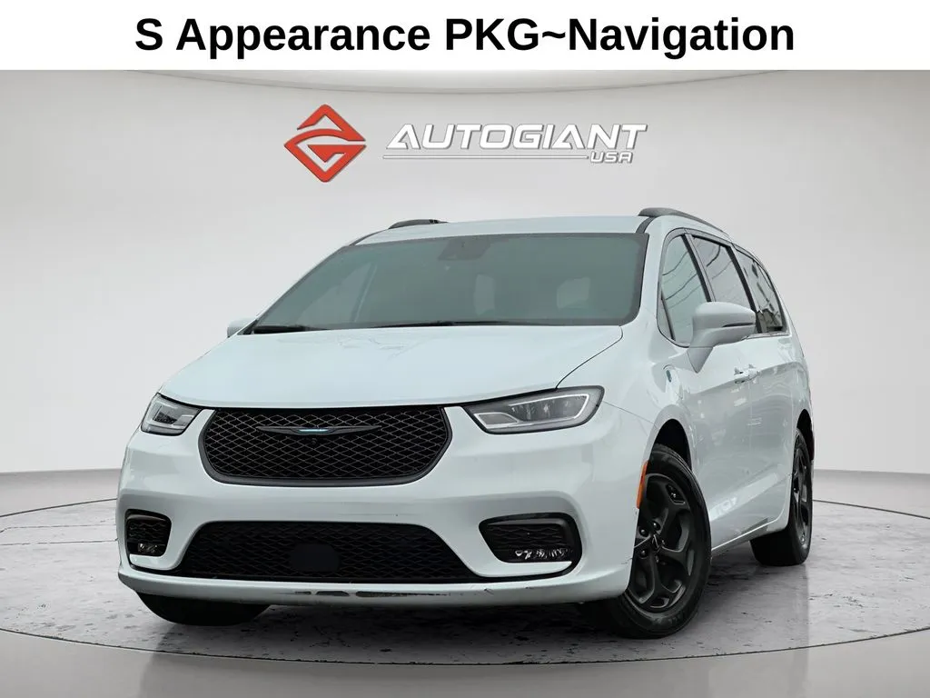 2021 Chrysler Pacifica Hybrid Touring L for sale in Indianapolis, IN