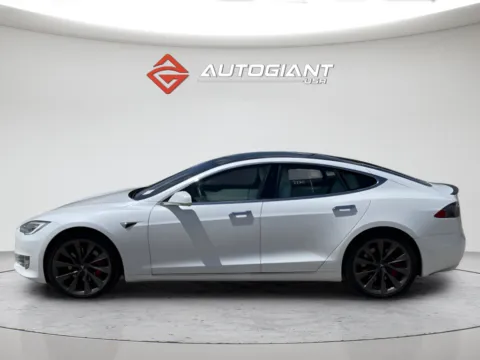 Photos of 2021 Tesla Model S Performance for sale in Indianapolis, IN at AutoGiant USA Indianapolis