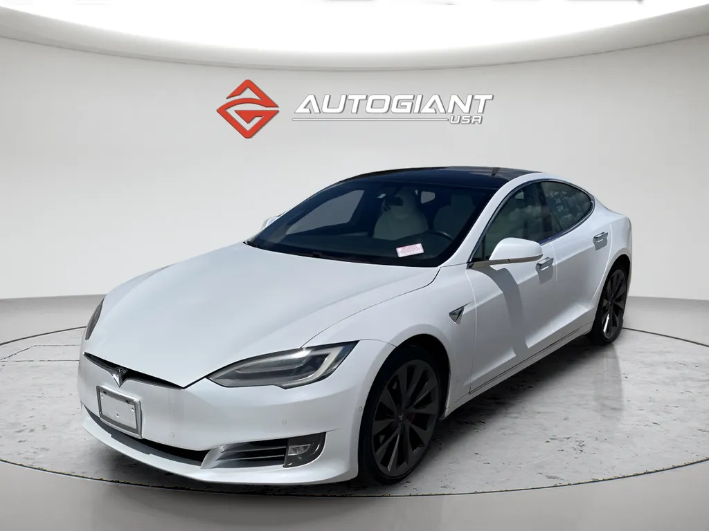 2021 Tesla Model S Performance's photo